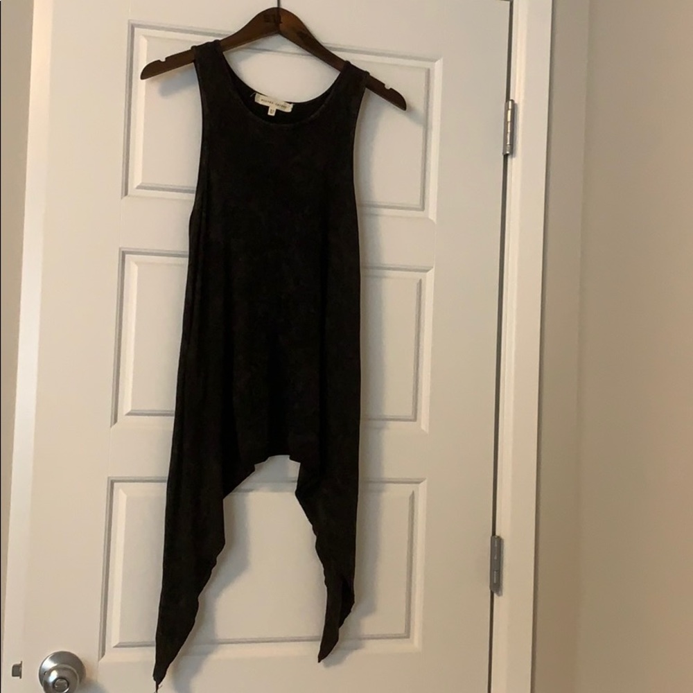 Buckle flowy tank